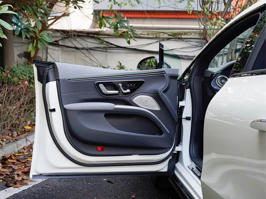 Mercedes-Benz EQS Class 2024 #18 Mercedes-Benz EQS Class 2024 car image #18