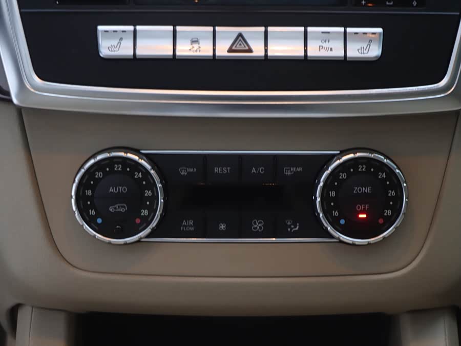 Mercedes-Benz M Class 2013 #18 Mercedes-Benz M Class 2013 صورة سيارة #18