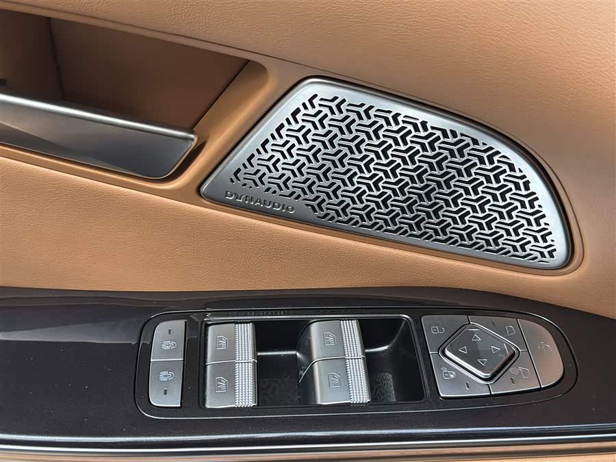 BYD HanL 2025 صورة سيارة #18