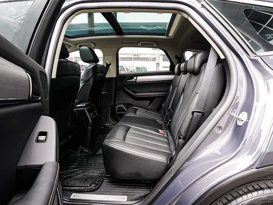 BYD Tang 2021 car image #18