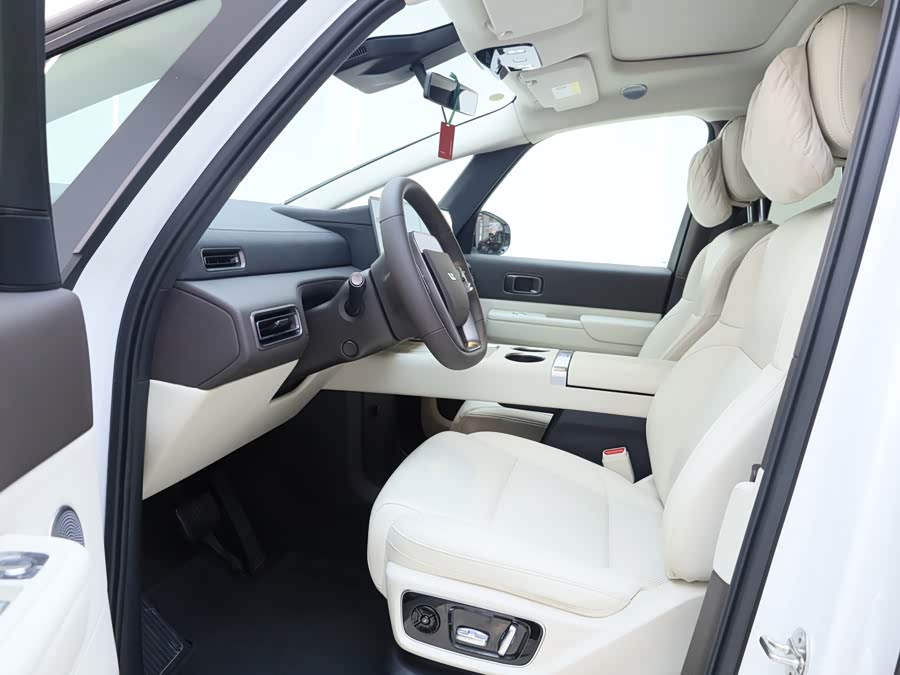 理想汽车 理想MEGA 2024 汽车图片 #18