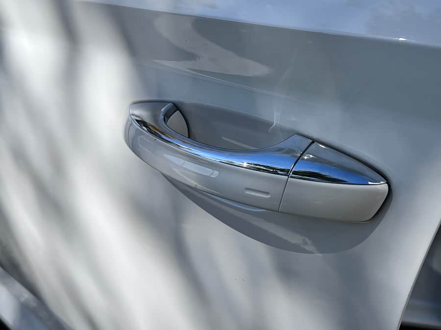 Skoda Superb 2019 car image #18