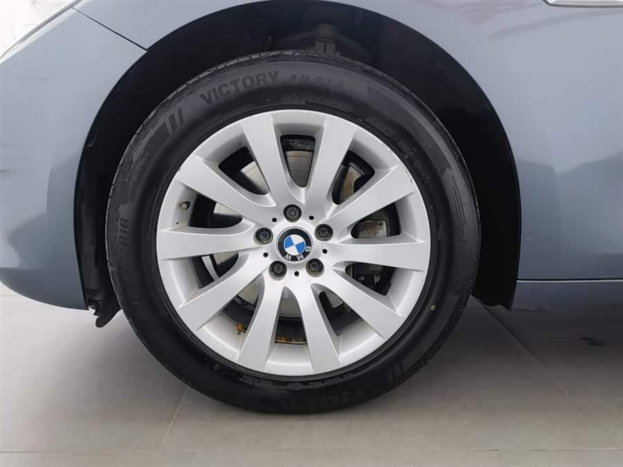 BMW 5 Series GT 2013 immagine di auto #18