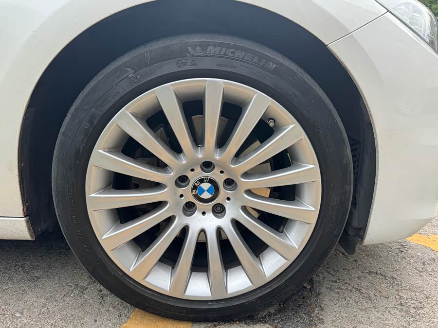 BMW 5 Series GT 2016 #18 BMW 5 Series GT 2016 immagine di auto #18