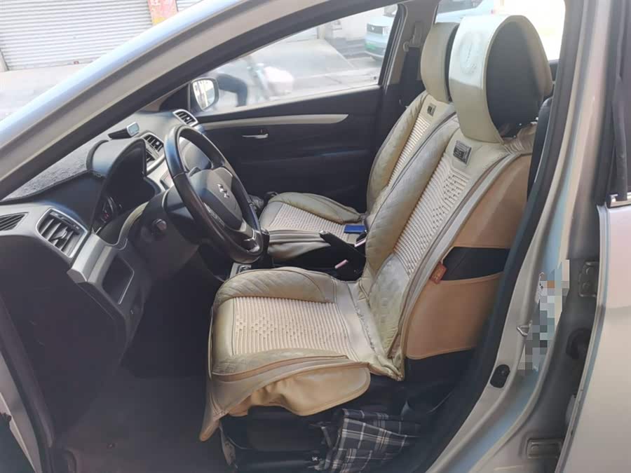 Suzuki Ciaz 2015 изображение автомобиля #18