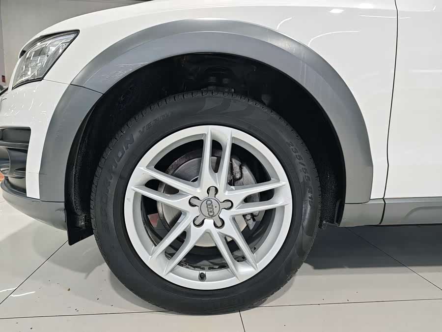 Audi Q5 2017 car image #18