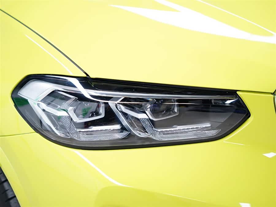 BMW X4 M 2022 immagine di auto #18