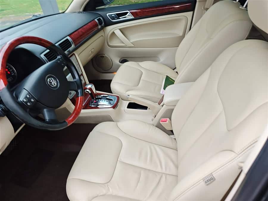 Volkswagen Passat Lingyu 2011 car image #18