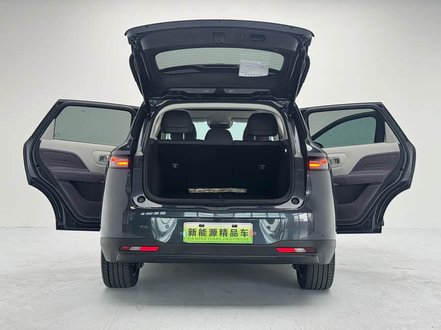 零跑汽车 零跑B10 2025 汽车图片 #18