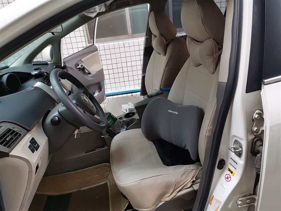 Toyota Reiz 2015 immagine di auto #18