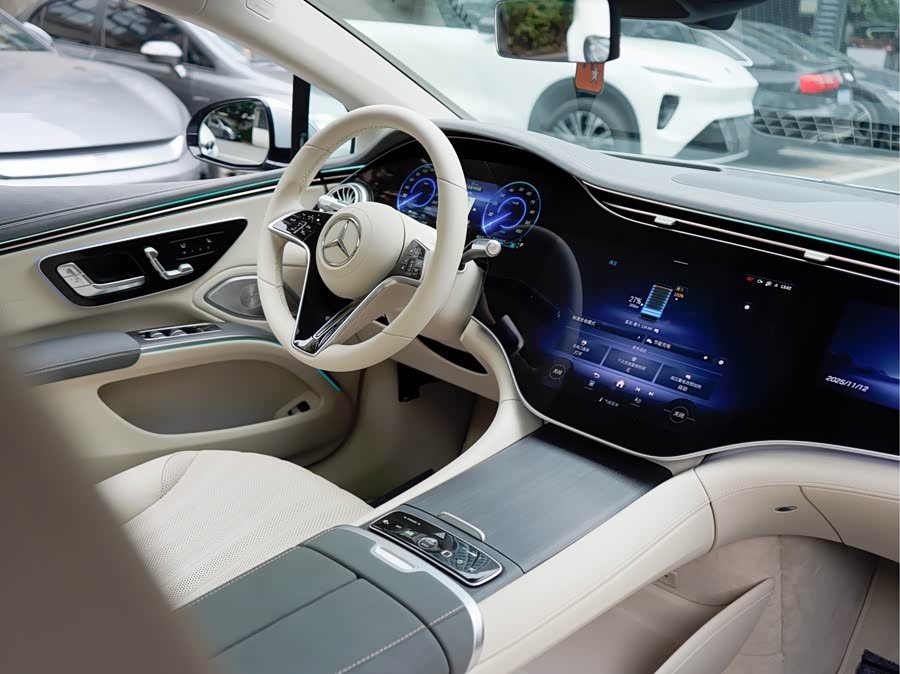 Mercedes-Benz EQS Class 2024 صورة سيارة #18