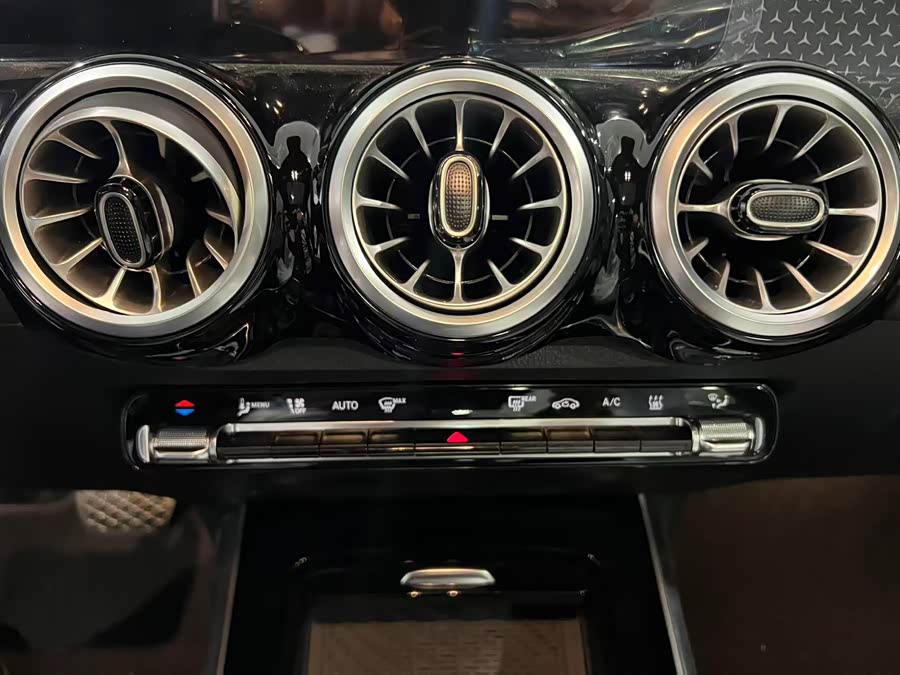 Mercedes-Benz EQB Class 2025 #18 Mercedes-Benz EQB Class 2025 immagine di auto #18