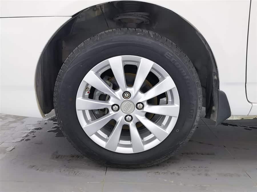 BYD F3R 2013 #18 BYD F3R 2013 car image #18