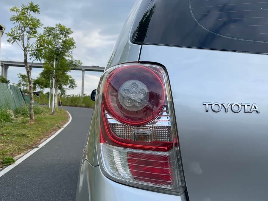 Toyota Reiz 2011 #18 Toyota Reiz 2011 immagine di auto #18