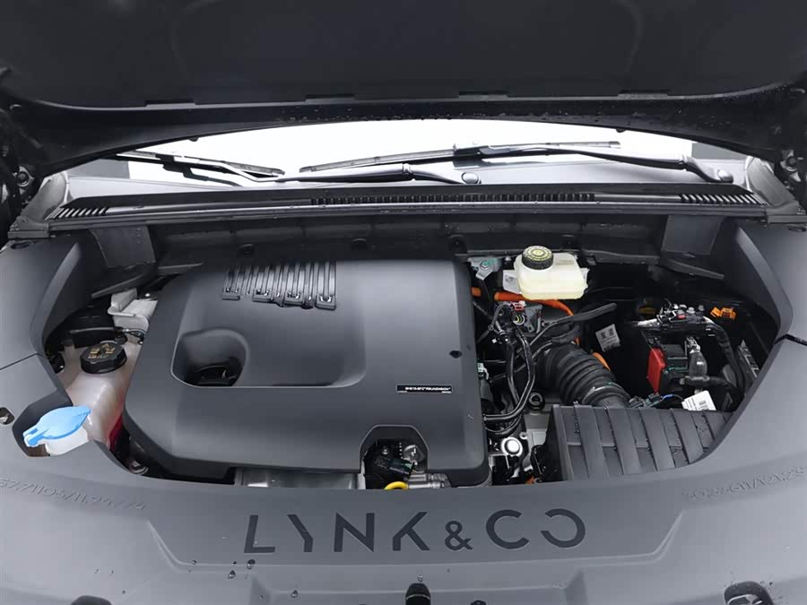 Lynk & Co 08 EM-P 2024 car image #18