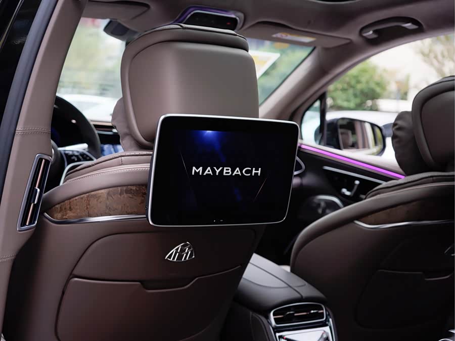 Mercedes-Benz MaybachEQS SUV 2025 immagine di auto #18