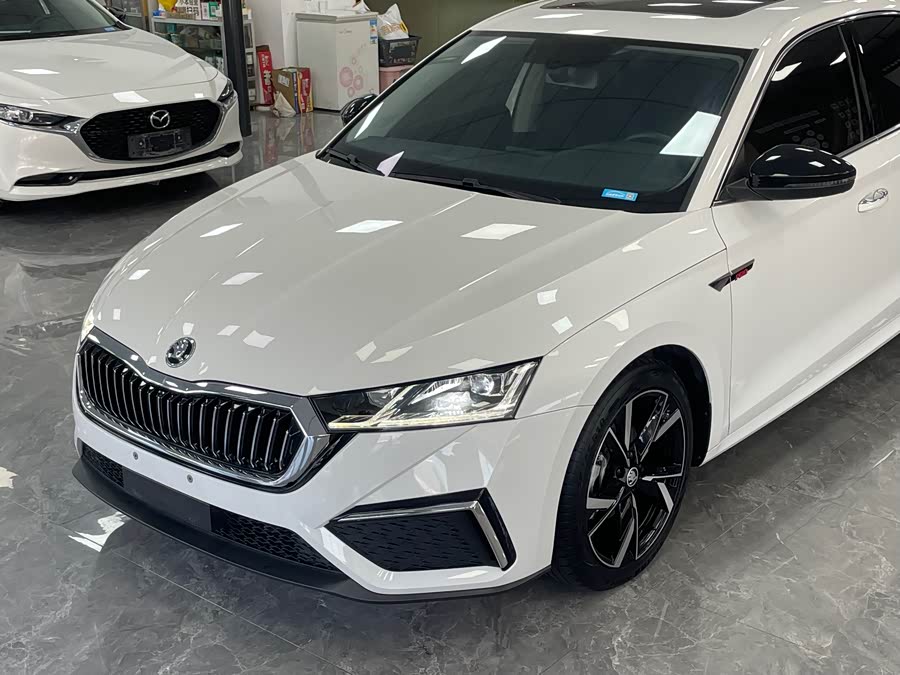 Skoda Octavia 2021 #18 Skoda Octavia 2021 car image #18