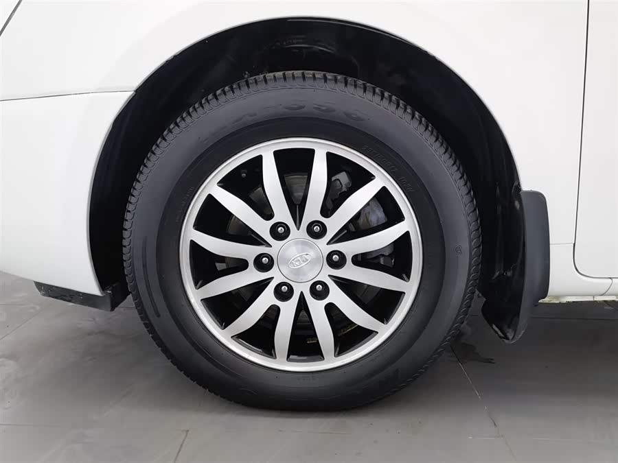 起亚 起亚VQ 2010 汽车图片 #18