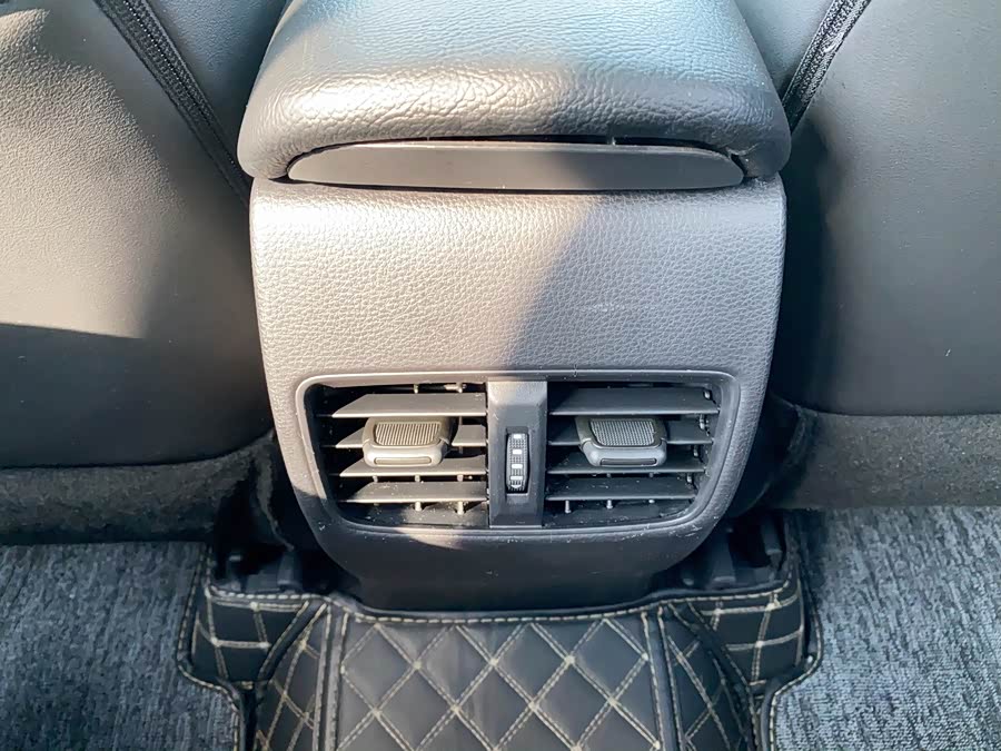 Toyota Corolla Cross 2023 immagine di auto #18