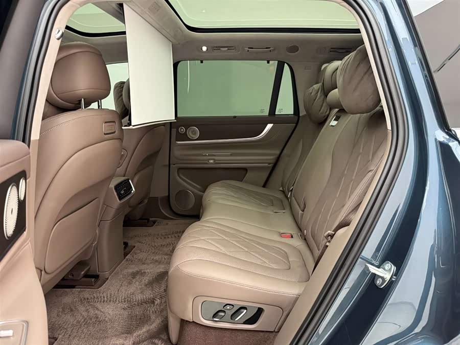 2024 car image #18