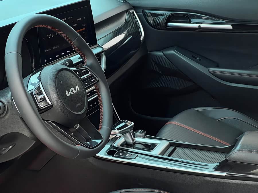 Kia Stonic 2022 car image #18