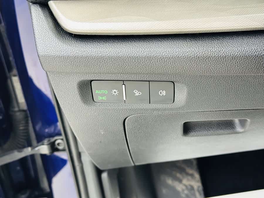 Skoda Octavia 2021 car image #18