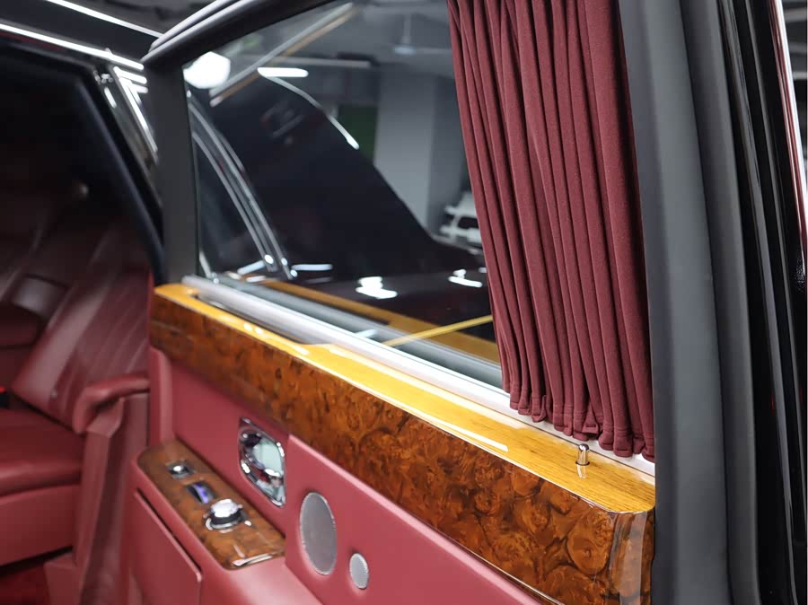 劳斯莱斯 古思特 2021 汽车图片 #18