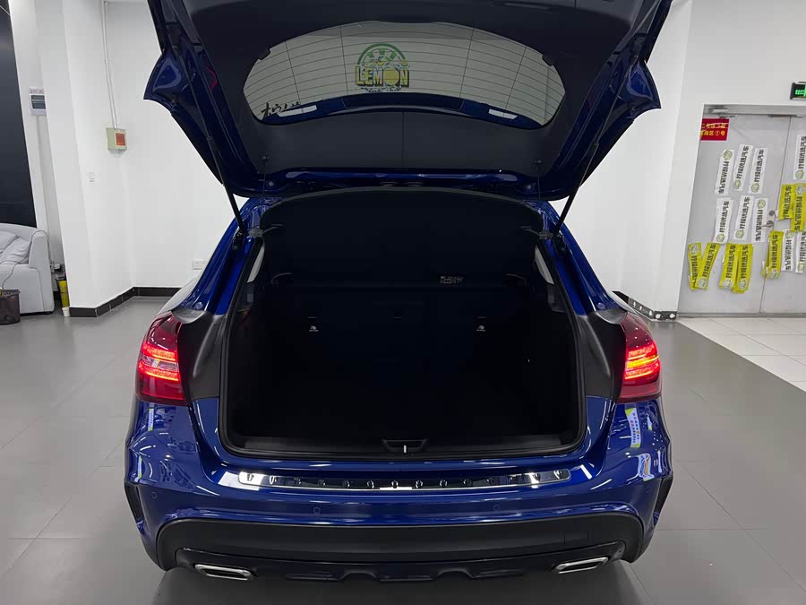 Mercedes-Benz GLA Class 2018 #18 Mercedes-Benz GLA Class 2018 car image #18