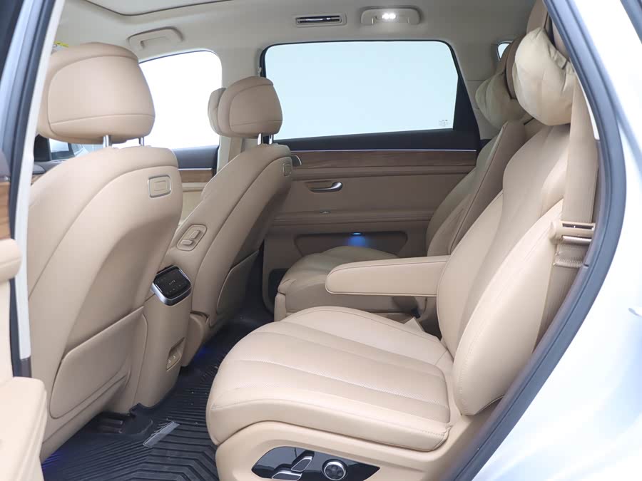 2024 car image #18