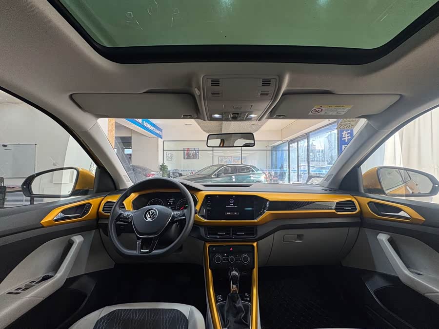 Volkswagen T-Cross 2021 #18 Volkswagen T-Cross 2021 car image #18