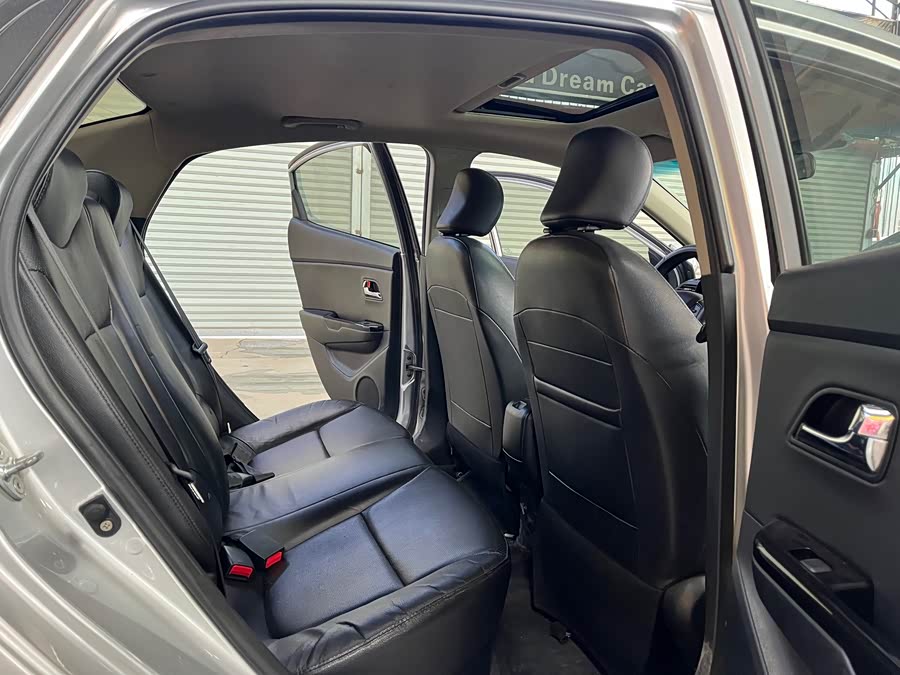 起亚 起亚K2 2013 汽车图片 #18