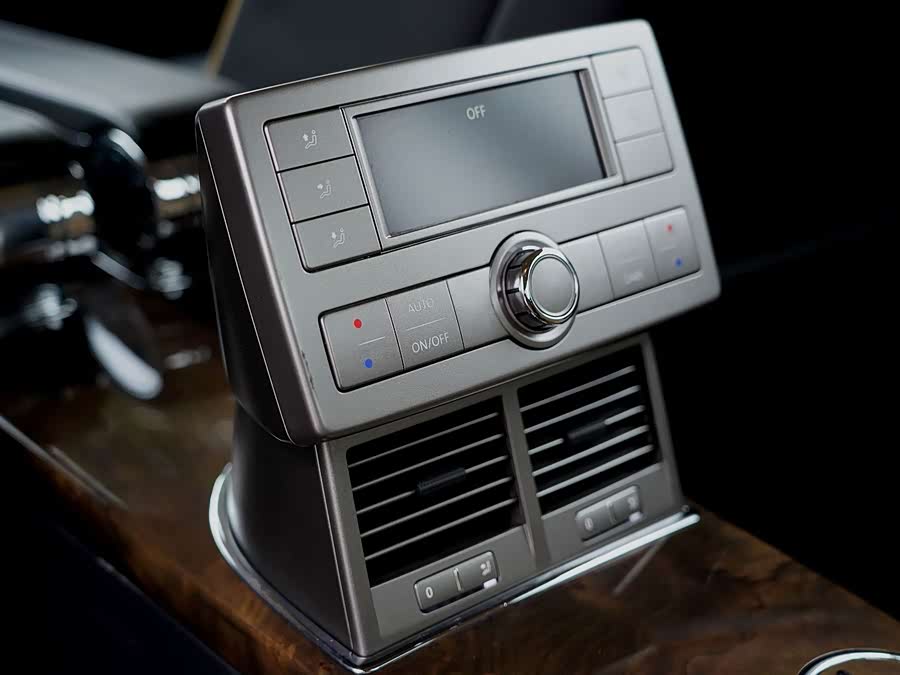 Volkswagen Pheaton 2012 immagine di auto #18