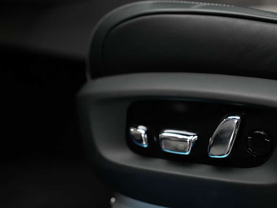 劳斯莱斯 古思特 2023 汽车图片 #18