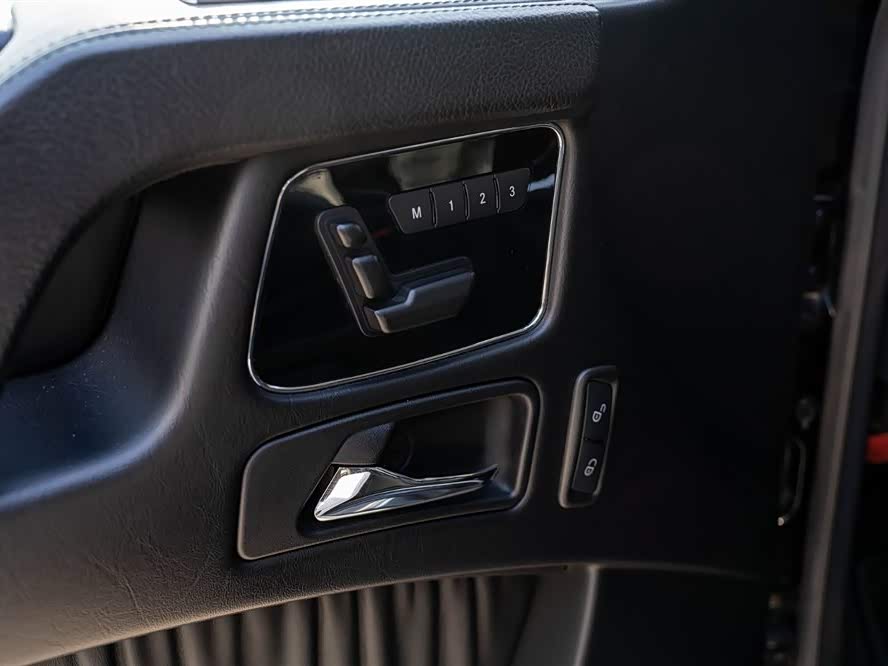 Mercedes-Benz G Class 2016 صورة سيارة #18