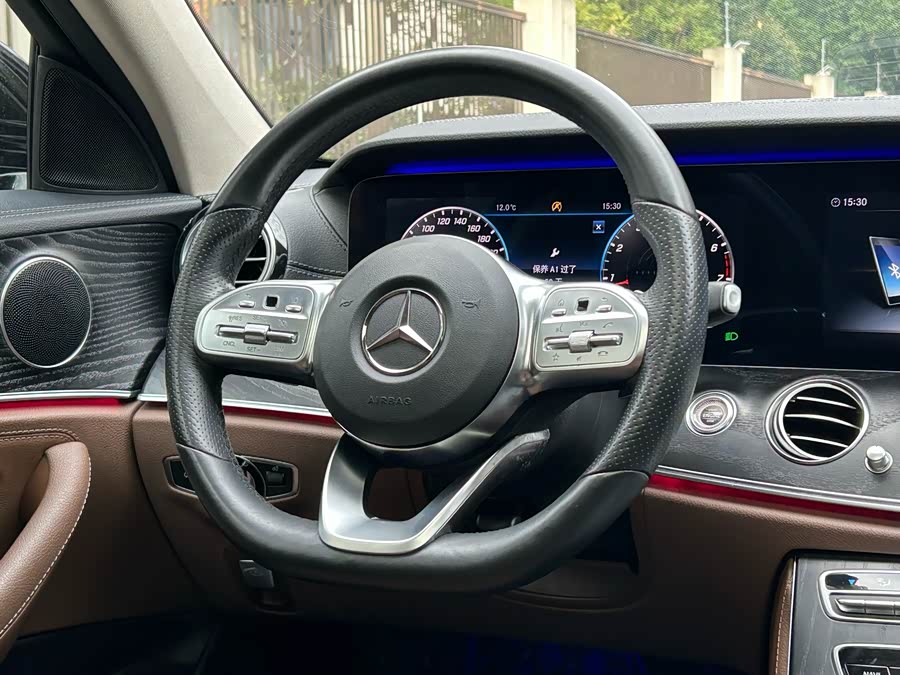 Mercedes-Benz E Class 2019 image de voiture #18