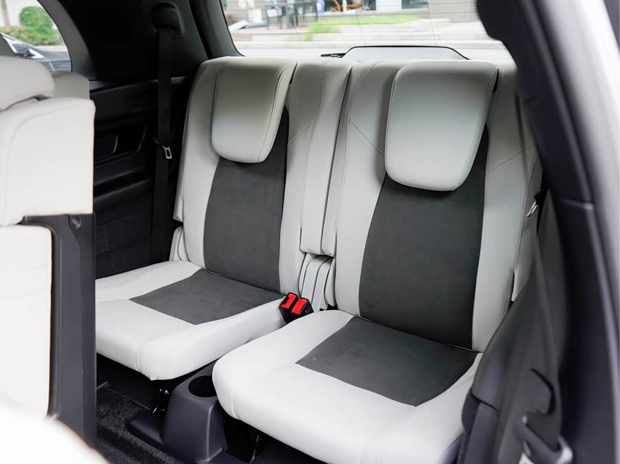 Mercedes-Benz EQB Class 2025 car image #18