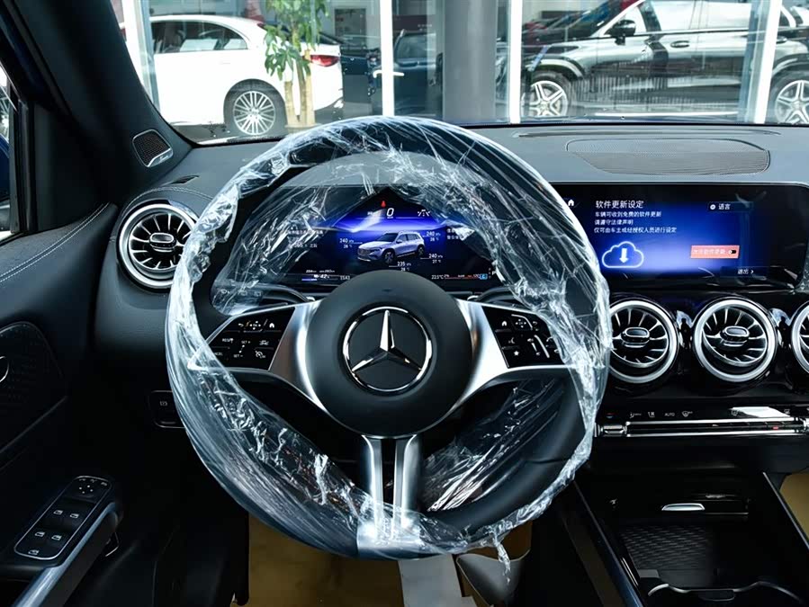 Mercedes-Benz EQB Class 2025 #18 Mercedes-Benz EQB Class 2025 car image #18