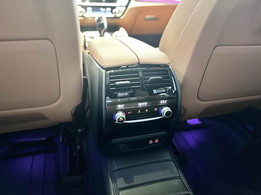 BMW 6 Series GT 2024 car image #18