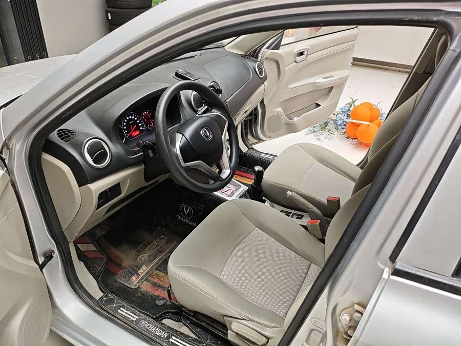 长安 悦翔V3 2015 汽车图片 #18