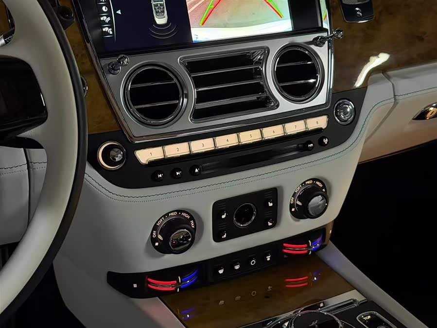 Rolls-Royce Dawn 2018 car image #18