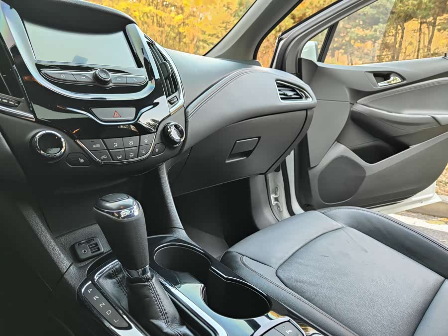 Chevrolet Cruze 2017 immagine di auto #18