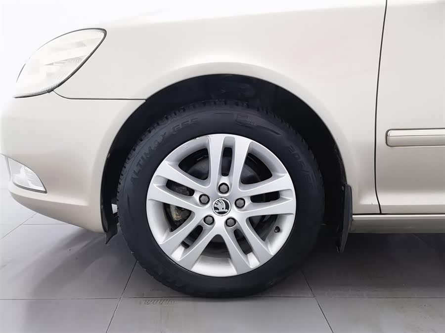 Skoda Octavia 2014 car image #18