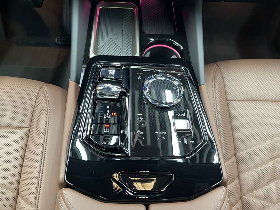 BMW 5 Series 2023 car image #18