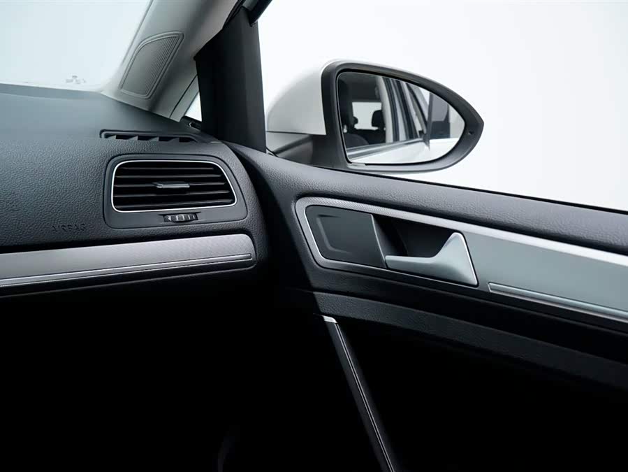 Volkswagen Golf 2018 car image #18