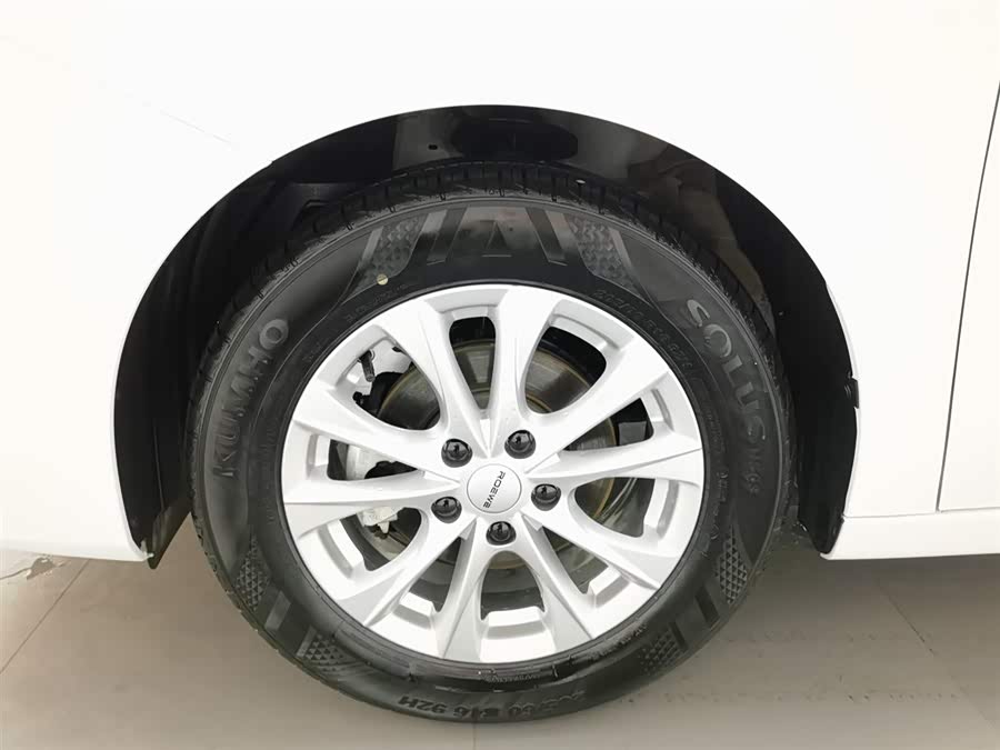 Roewe i5 2024 car image #18