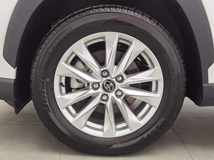 丰田 卡罗拉锐放 2025 汽车图片 #18