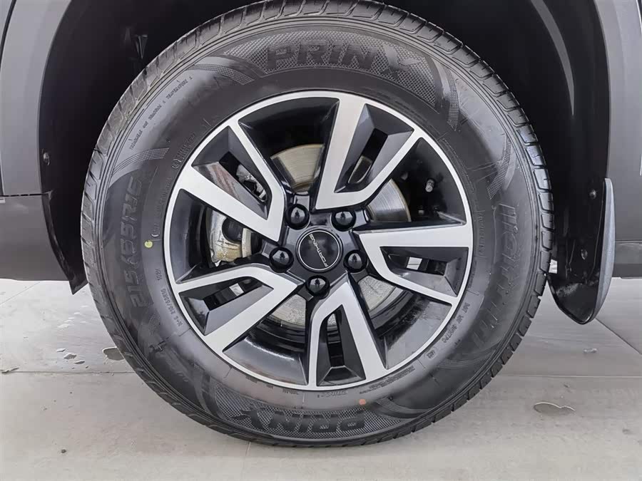 Forthing T5 2023 изображение автомобиля #18