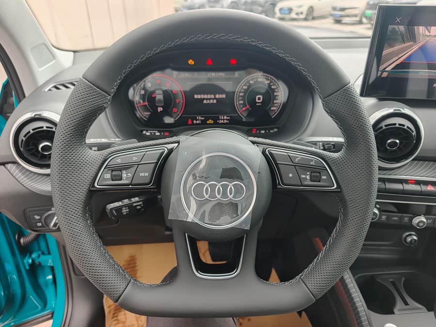 Audi Q2L 2025 car image #18