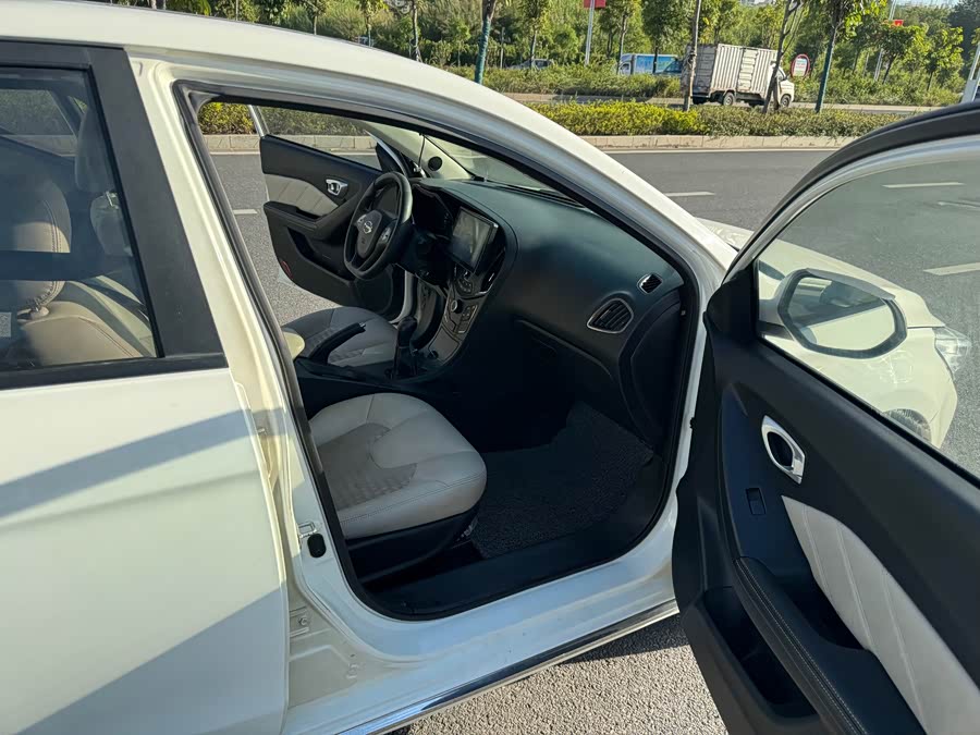 GAC Trumpchi GA3S 2015 #18 GAC Trumpchi GA3S 2015 car image #18