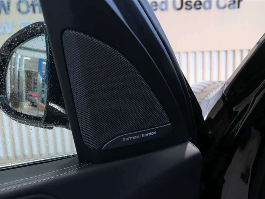 BMW X7 2025 car image #18